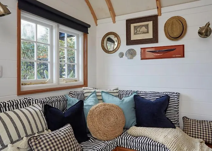 The Cabana - A Romantic Seaside Getaway And Garden