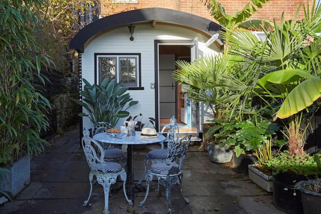 Holiday home The - A Romantic Seaside Getaway And Garden *